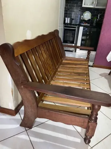 [Oportunidade] Sofá Pesado Madeira Maciça Imbuia | 3 Lugares | 185 x 90 cm | Já com Estofa