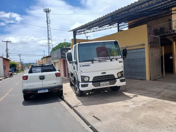 Vendo caminhão Ford cargor 816 com compactado muito novo original 
