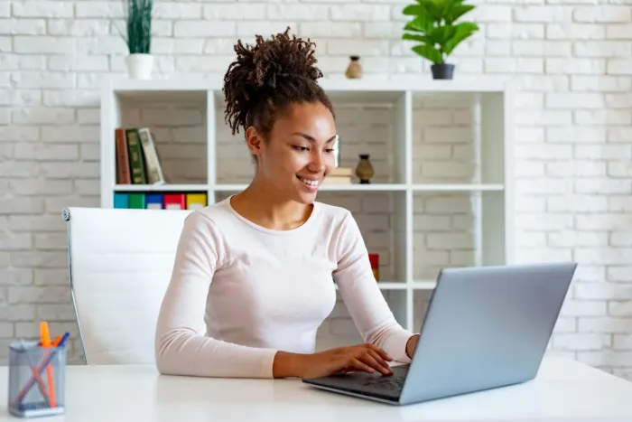 Procuro uma parceria para trabalho 