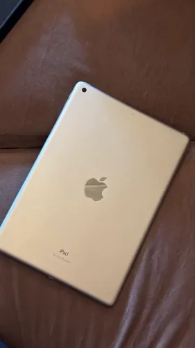 iPad 9a geração prata 64GB