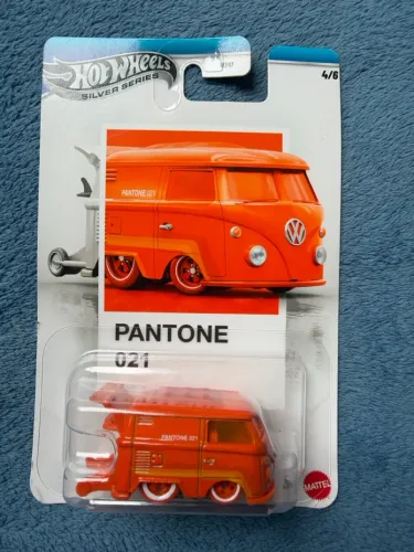 Hot Wheels Pantone Kool Kombi
