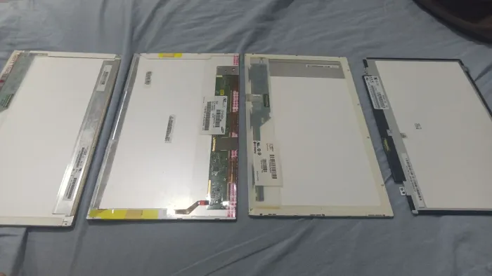 LOTE DE TELAS PARA NOTEBOOK 40 PINOS LVDS, ACEITO TROCAS