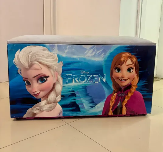 Puff baú infantil Frozen / PRA VENDER LOGO 
