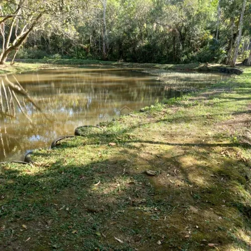 Vendo linda Chacára no Cipó, com 43 mil m², 3 dormitórios e 1 suíte excelente!