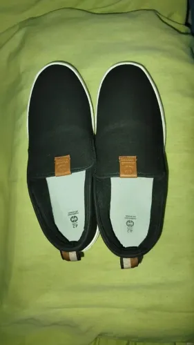 Sapatênis novo tamanho 42