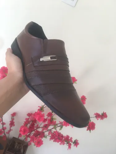 Vendo sapato social novo  NA CAIXA 