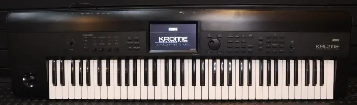 Teclado Korg Krome 76 Music Workstation