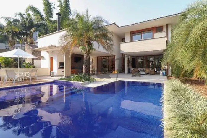 Casa de Vila - 6 Dormitórios (4 Suítes) à Venda no Alto da Boa Vista - São Paulo/SP.