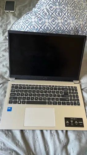 notebook Acer Aspire lute 15