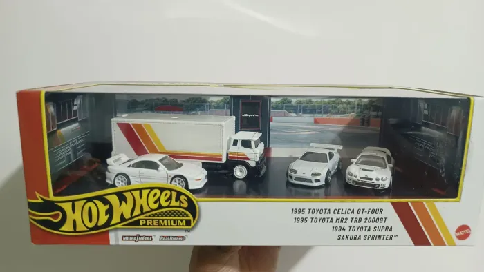 Pack 4 Hotwheels Collector Toyota 90' Garage Supra, Celica, 2000GT e Sakura Sprinter