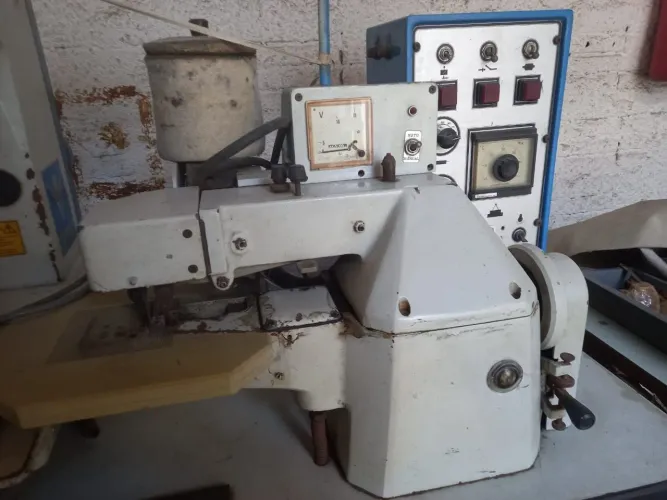 Maquina industrial PFAFF