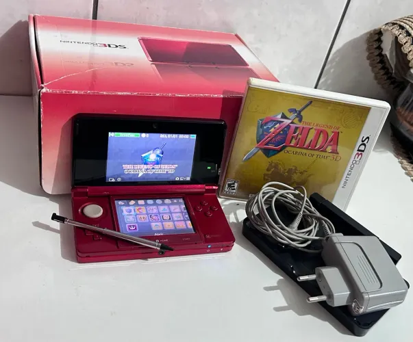 Nintendo 3DS Completo na Caixa + Jogos Edição Especial - Estado de Conservação Excelente