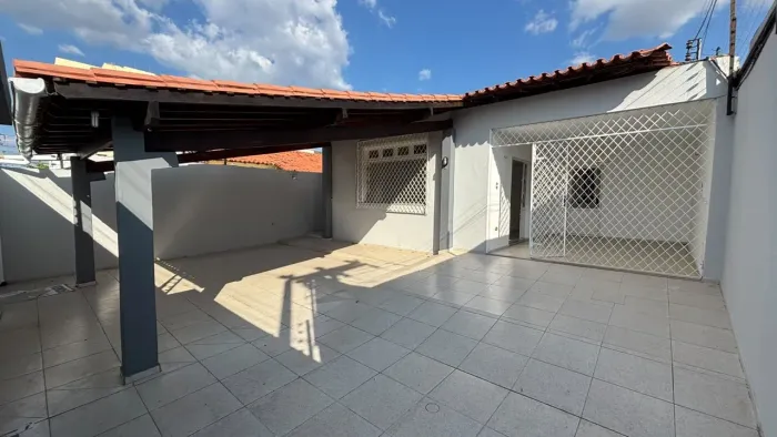 Casa com 3 dormitórios para alugar, 150 m² por R$ 3.000/mês - Vermelha - Teresina/PI