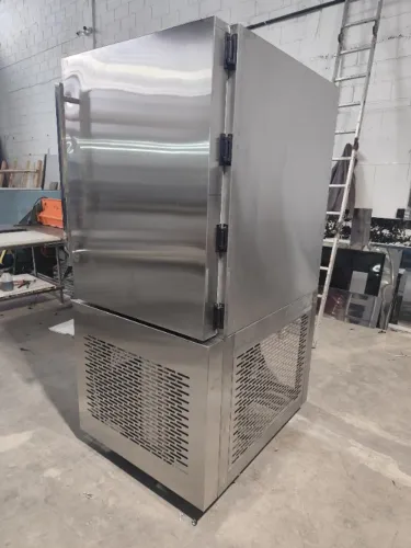 Ultracongelador para grandes volumes produtivos, capacidade 80 kg/ciclo 