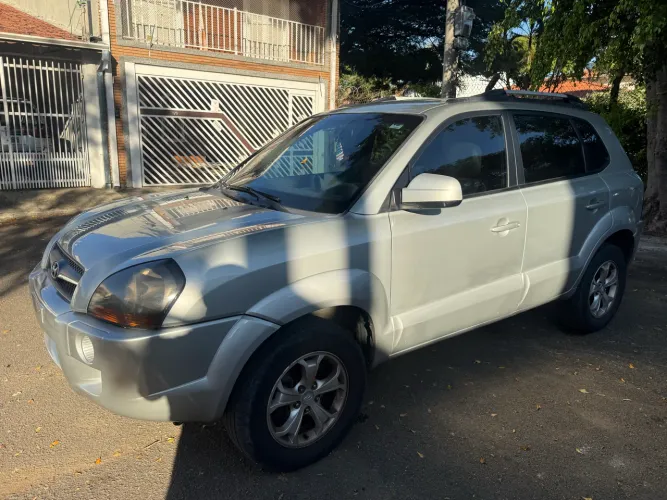 Hyundai Tucson 2.0 16V Aut. 2012