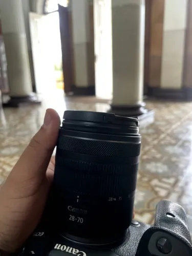 Canon RF 28.70 2.8 - Usada