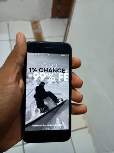 Vendo iPhone 7 normal todo bom