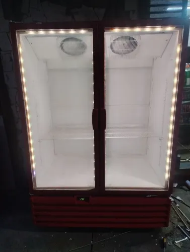 Expositora refrigeradora para mercados duas portas de vidro 127v
