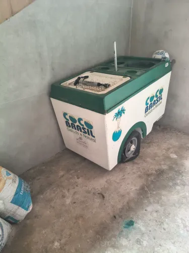 Carrinho água de côco 2.000,