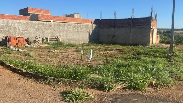 Vendo lote esquina Anápolis /Go