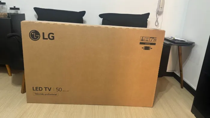 Smart TV LG 50 LED 4K UHD controle smart magic - 50AU801C0SA