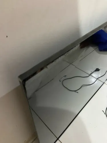 TV para retirada de peças