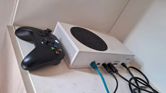 Xbox series S com 5 jogaços