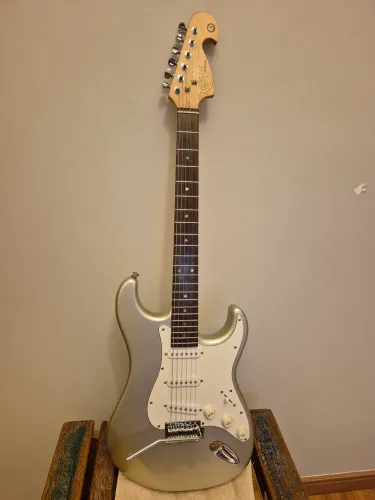 Guitarra Strato Tagima 735 Special Séries Prata