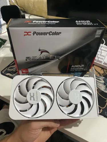 Placa de Vídeo RX 9060 XT 16GB Reaper White - Nova (Aberta p/ Teste)