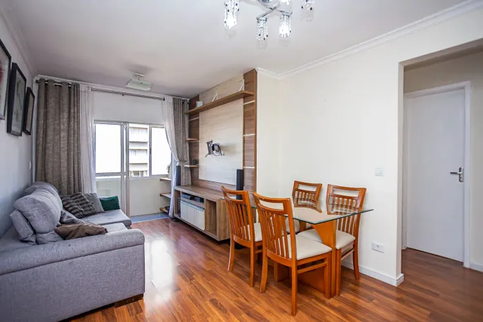 Apartamento Mobiliado com 02 quartos no Juvevê