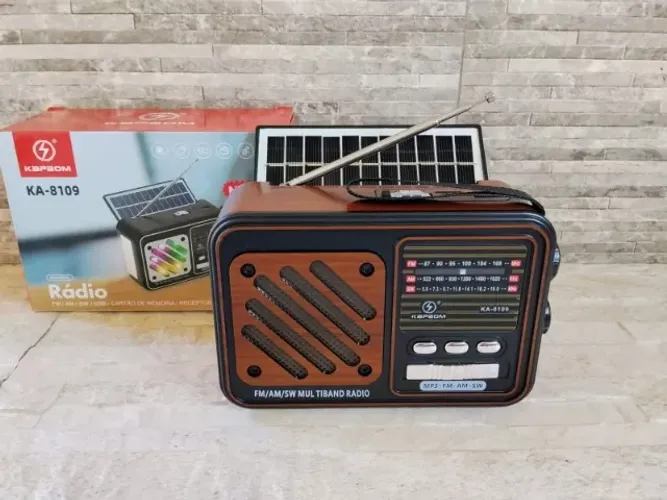 Radio Portátil Bluetooth Painel Solar com Lanterna FM USB TF