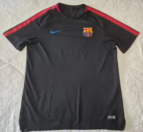 camisa de treino Barcelona, temporada 2017-18
