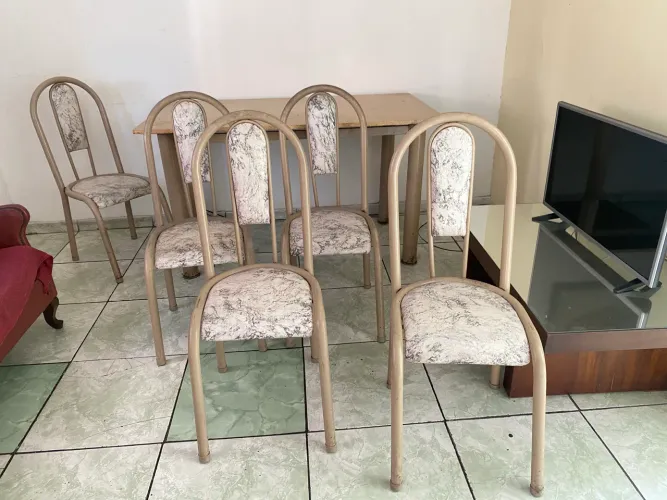 Mesa de jantar 6 lugares com tampo em pedra + 6 cadeiras