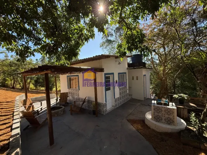 Ibiúna, chácara bem localizada, com piscina