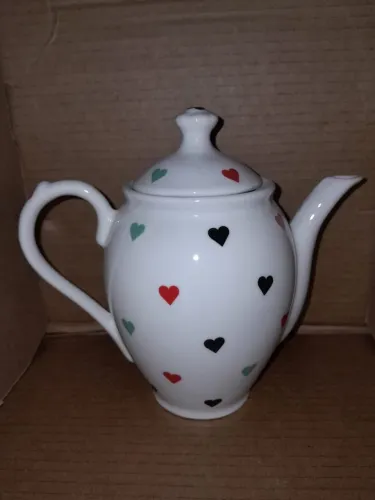 Bule corações em porcelana