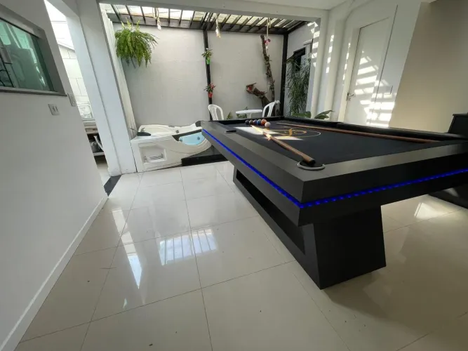 Mesa de Bilhar ?