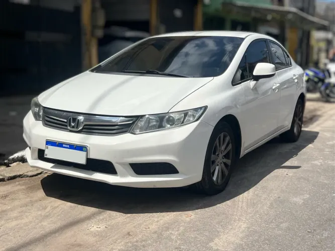 Honda Civic Sedan LXS 1.8/1.8 Flex 16V Aut. 4P 2013