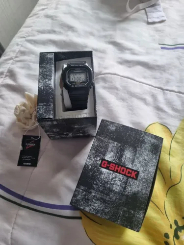 Relógio G-Shock DW-5600UE-1DR 