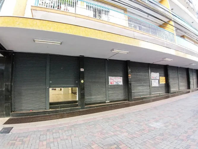 Loja com 932m² à venda na Avenida Paraná no Calçadão de Londrina - Centro