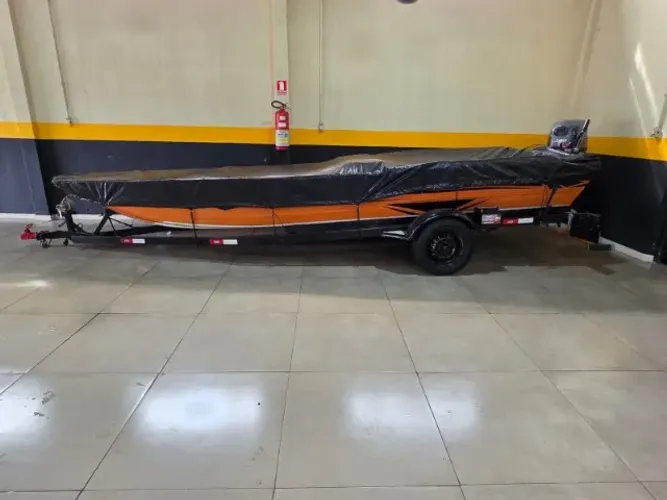 MOTOR DE POPA 40 HP YAMAHA MUITO CANOA 5MTS E MEIO E CARRETA