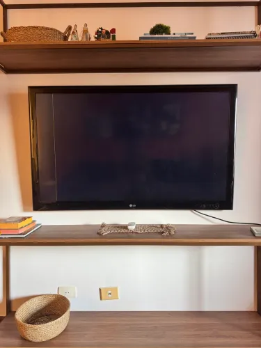 Vendo TV 60 Led não é smart