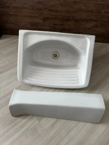 Tanque DECA com base de apoio cerâmica