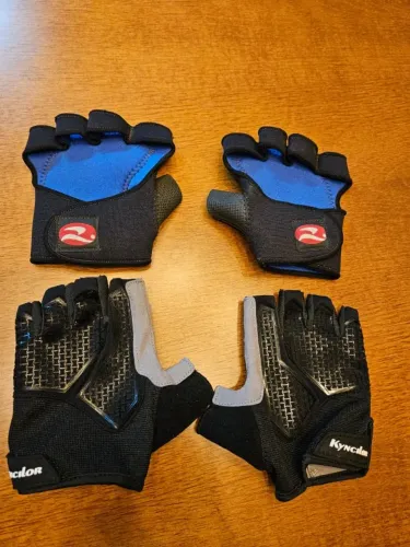 2 Pares de Luvas de Academia (Realtex e Kyncilor)