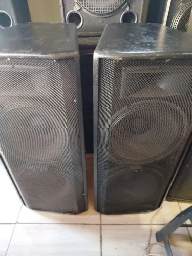 (PAR DE CAIXAS PROFISSIONAIS ATIVAS DATREL AT-15 X 2 X 500W CADA)