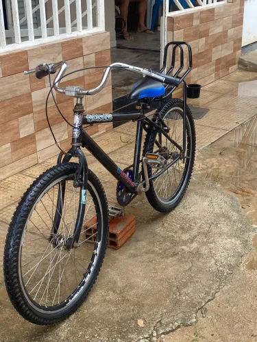 Bicicleta aro 24,3 mês de uso,peças tudo nova!