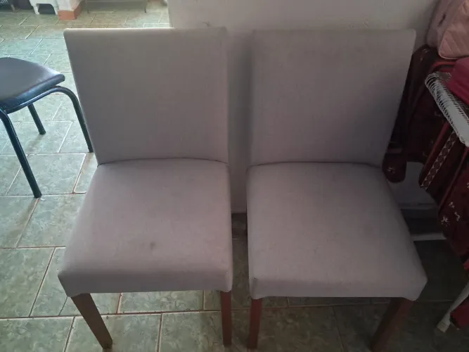 Mesa com 4 cadeiras 