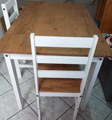 Mesa com 4 cadeiras