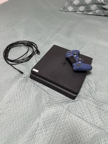 PS4 500GB + 1 controle (excelente estado)