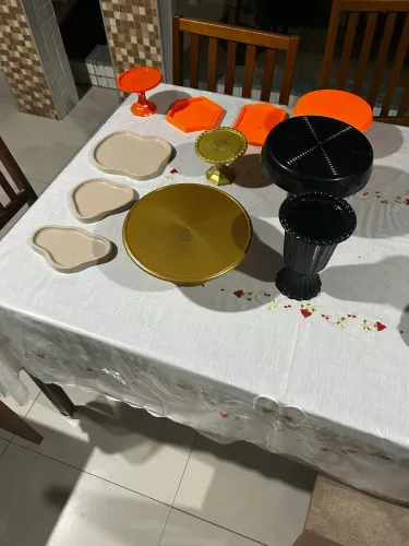 Vendo Kit de Boleira, Jarro e Bandejas Pegue e Monte