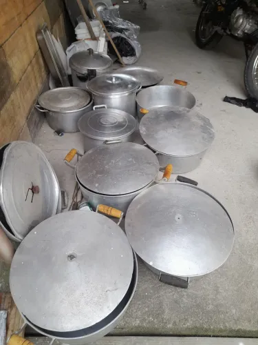 Vendo várias peças de panelas em perfeito estado de conservação e um lindo sugar